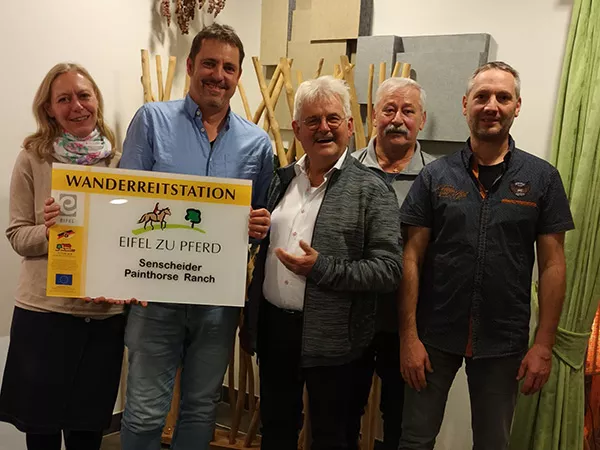 Hofschildübergabe an die Senscheider Painthorse Ranch
