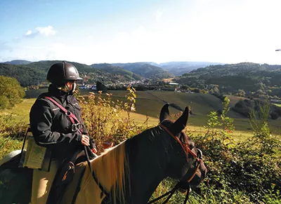 Wanderreiterin in der Eifel